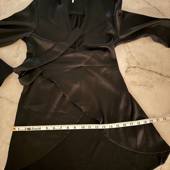 Free People Blouse Sz S Flowy Black Long Sleeve Wrap Top Textured Harley Tunic - Picture 9 of 10